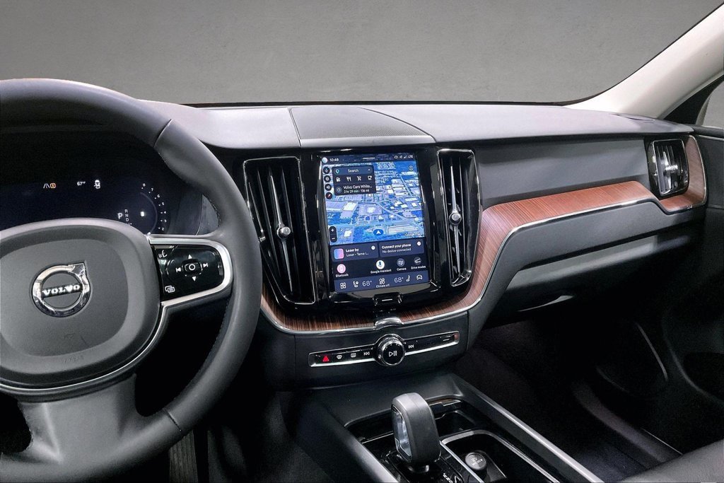 Certified 2024 Volvo XC60 B5 Plus w/ Climate Package AWD/4WD image 10