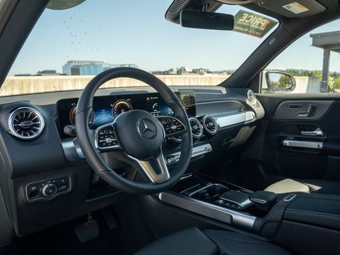 Certified 2023 Mercedes-Benz EQB 300 4MATIC image 16