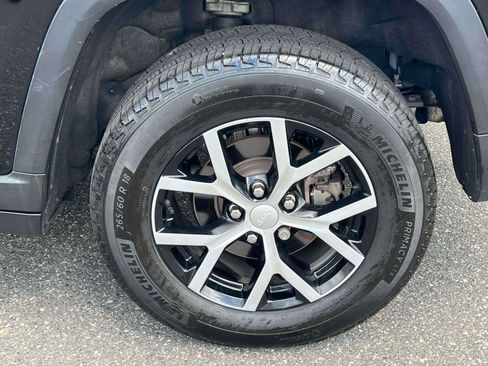 Used 2023 Jeep Grand Cherokee Limited AWD/4WD image 6
