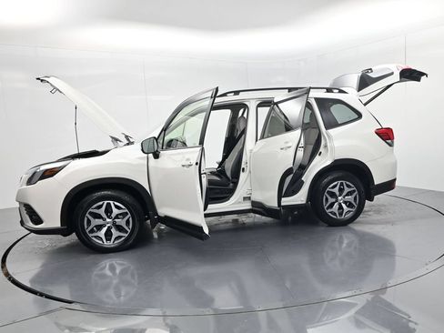 Used 2024 Subaru Forester Premium AWD/4WD image 58