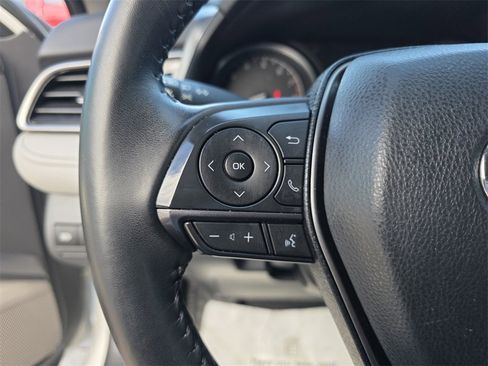 Used 2022 Toyota Camry SE image 29