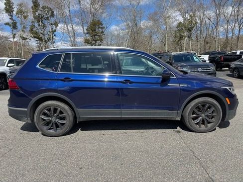 Used 2022 Volkswagen Tiguan SE w/ Panoramic Sunroof Package AWD/4WD image 5