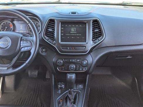 Used 2020 Jeep Cherokee Trailhawk w/ Cold Weather Group AWD/4WD image 17