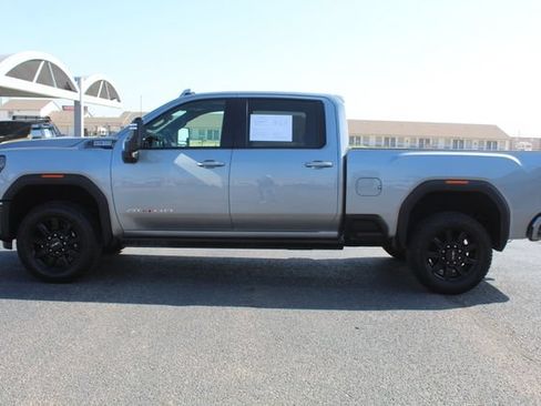 Used 2025 GMC Sierra 2500 AT4 w/ AT4 Premium Plus Package AWD/4WD image 7