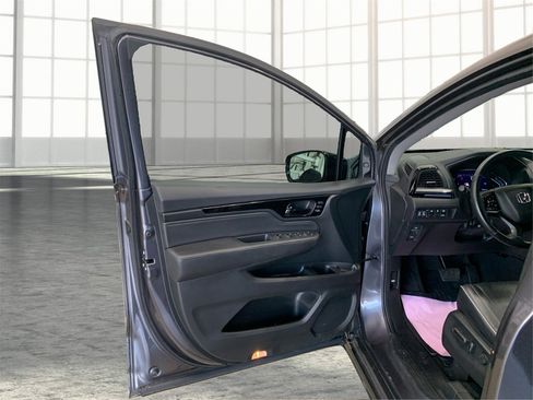 Used 2023 Honda Odyssey Elite image 19
