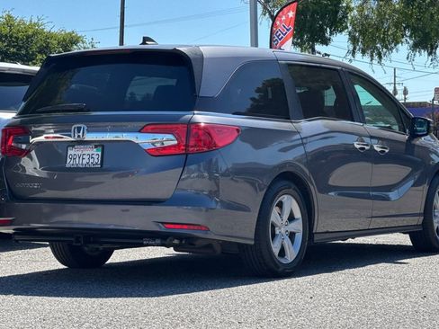 Used 2018 Honda Odyssey EX image 3