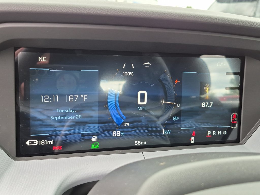 New 2027 Chevrolet Bolt LT w/ Comfort Package FWD image 17