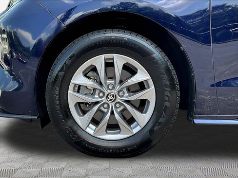 Used 2024 Toyota Sienna XLE AWD/4WD image 35