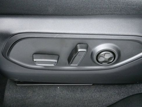 Used 2024 Jeep Grand Cherokee Laredo w/ Luxury Tech Group I image 39