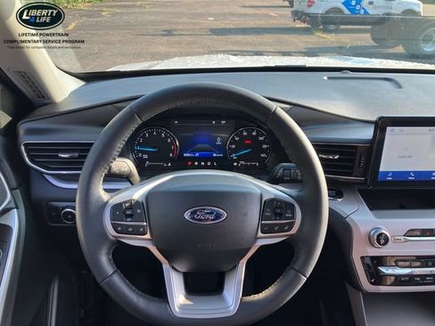 Used 2024 Ford Explorer XLT w/ Equipment Group 202A AWD/4WD image 7
