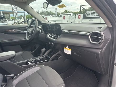 New 2026 Chevrolet TrailBlazer LT FWD image 32