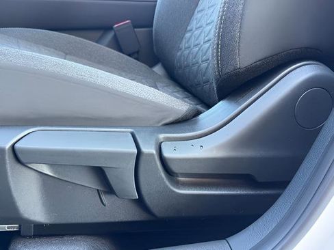 Certified 2025 Nissan Kicks SV image 17