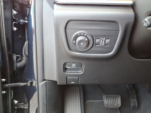 Used 2023 Jeep Grand Cherokee L Summit image 19