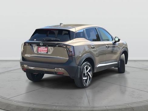 Certified 2025 Nissan Kicks SV image 4