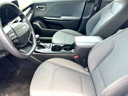 Used 2025 Kia K4 FWD image 13
