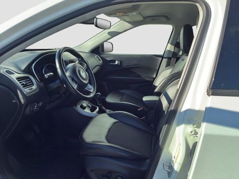 Used 2019 Jeep Compass Latitude w/ Popular Equipment Group image 4