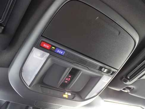 Used 2025 Subaru Forester Touring AWD/4WD image 18