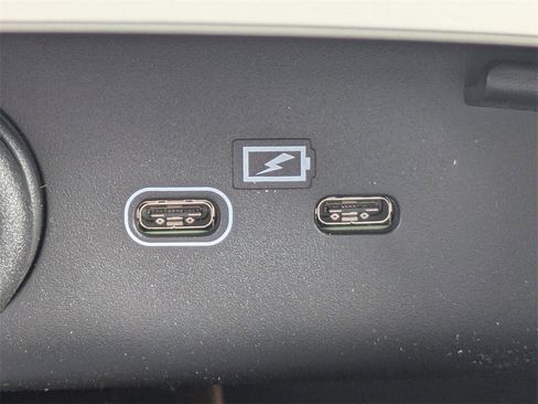 New 2025 Volvo XC40 B5 Plus w/ Climate Package image 23