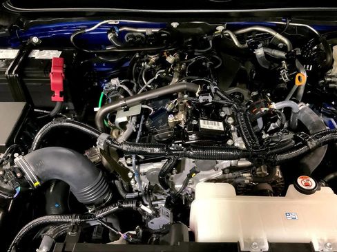 Used 2024 Toyota Tacoma TRD Off-Road image 32