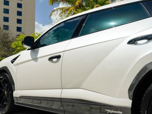 Used 2023 Lamborghini Urus Performante image 19