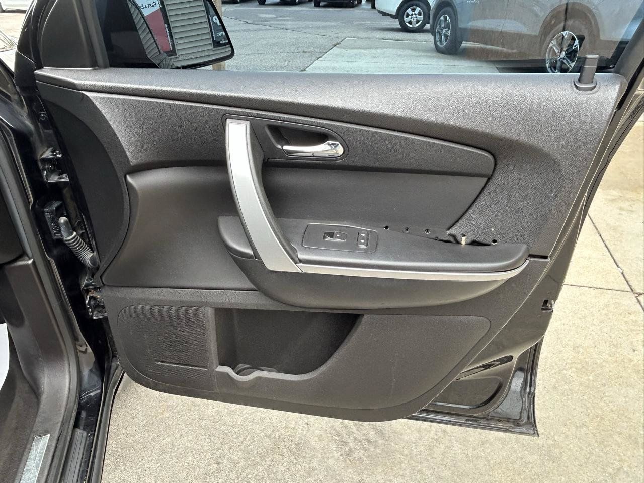 Used 2012 GMC Acadia SLE AWD/4WD image 16