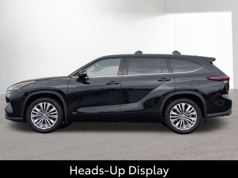 Certified 2026 Toyota Highlander Platinum AWD/4WD image 10