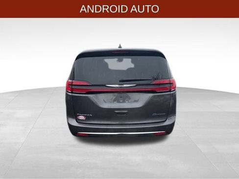 Used 2022 Chrysler Pacifica Touring-L w/ Uconnect Theater Family Group image 6