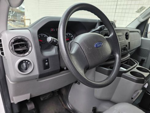 Used 2011 Ford E-350 and Econoline 350 XL RWD image 9