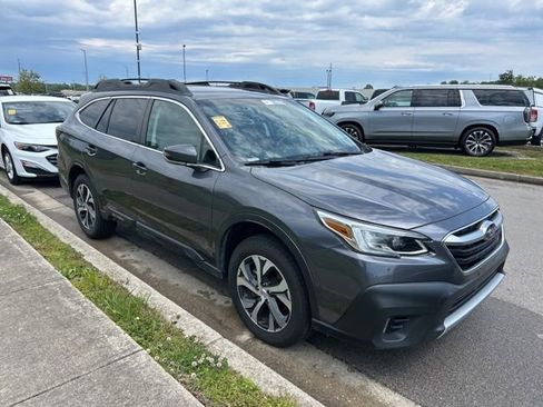 Used 2022 Subaru Outback Limited AWD/4WD image 2