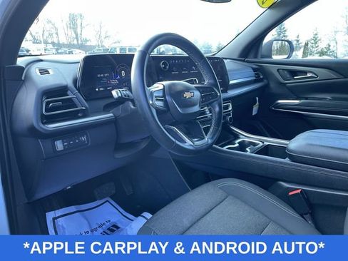 Used 2025 Chevrolet Traverse LT image 11