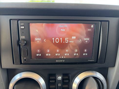 Used 2009 Jeep Wrangler Unlimited Rubicon w/ Dual Top Group AWD/4WD image 22