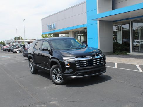New 2026 Chevrolet Equinox LT w/ Safety and Technology Package AWD/4WD image 2