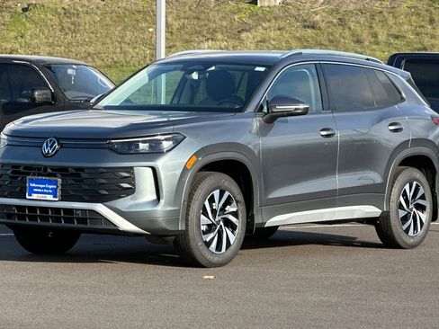New 2026 Volkswagen Tiguan S AWD/4WD image 7