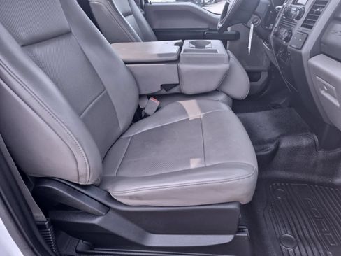 Used 2019 Ford F250 XL w/ Snow Plow Prep Package AWD/4WD image 19