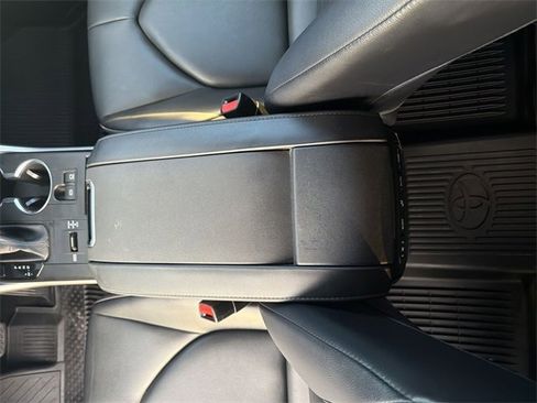 Certified 2022 Toyota Highlander XLE image 25