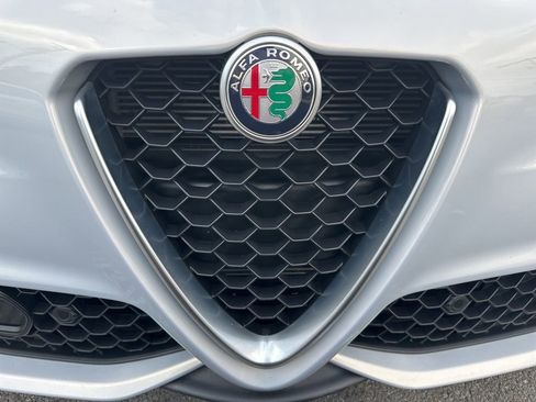 Used 2022 Alfa Romeo Giulia Ti image 22
