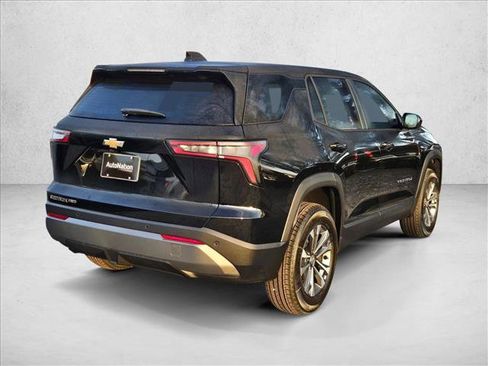 New 2026 Chevrolet Equinox LT image 2