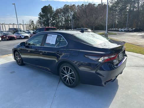 Certified 2021 Toyota Camry SE image 8