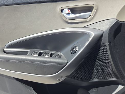 Used 2016 Hyundai Santa Fe SE w/ Option Group 02 image 24