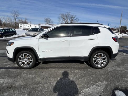 Used 2022 Jeep Compass Latitude image 8