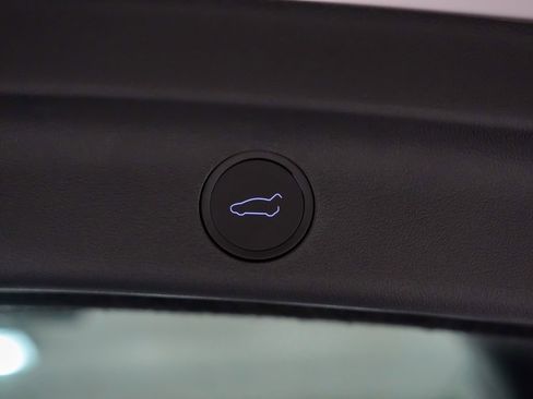 Used 2023 Tesla Model Y Performance image 14