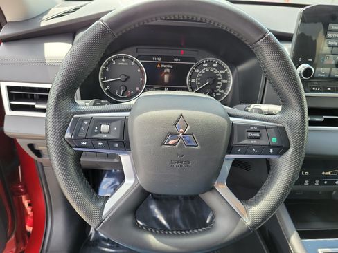 Used 2024 Mitsubishi Outlander SE FWD image 21