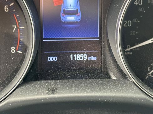 Used 2020 Toyota C-HR XLE FWD image 13