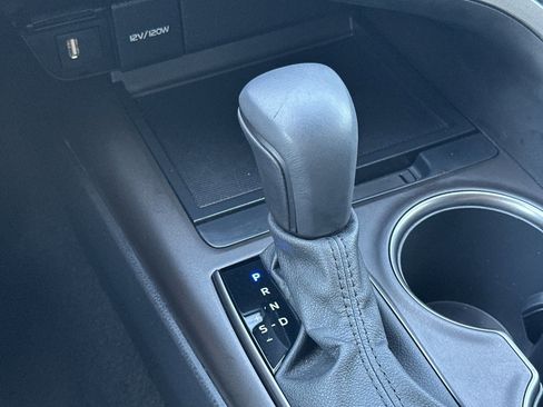Used 2022 Toyota Camry SE w/ Convenience Package FWD image 20