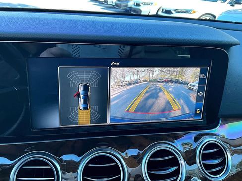 Used 2018 Mercedes-Benz E 300 image 26