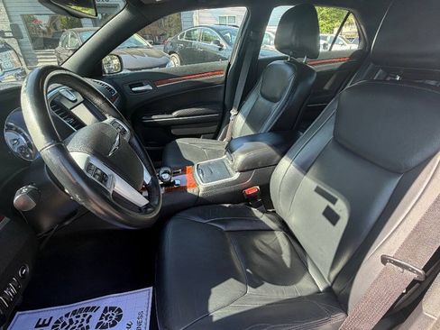 Used 2014 Chrysler 300 RWD image 18