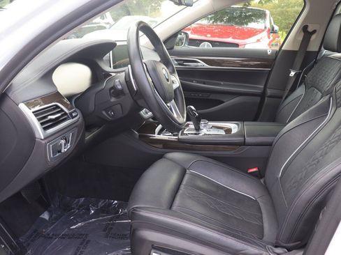 Used 2020 BMW 740i RWD image 11