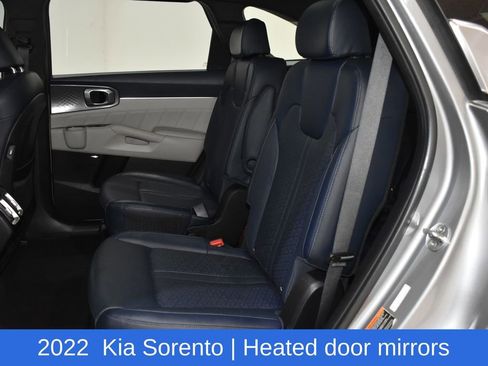 Used 2022 Kia Sorento SX Prestige w/ Panoramic Sunroof Package image 29