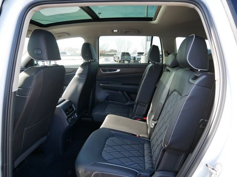 New 2026 Volkswagen Atlas SEL Premium R-Line image 18