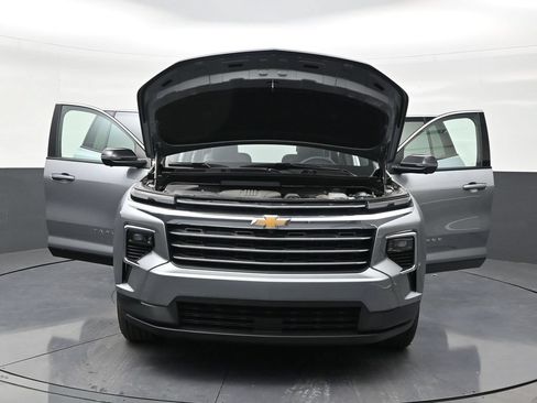 Used 2024 Chevrolet Traverse LS FWD image 31